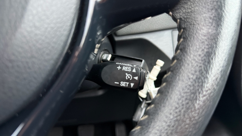 Toyota Yaris 1.5 VVT-i Icon Tech 5dr Petrol Hatchback